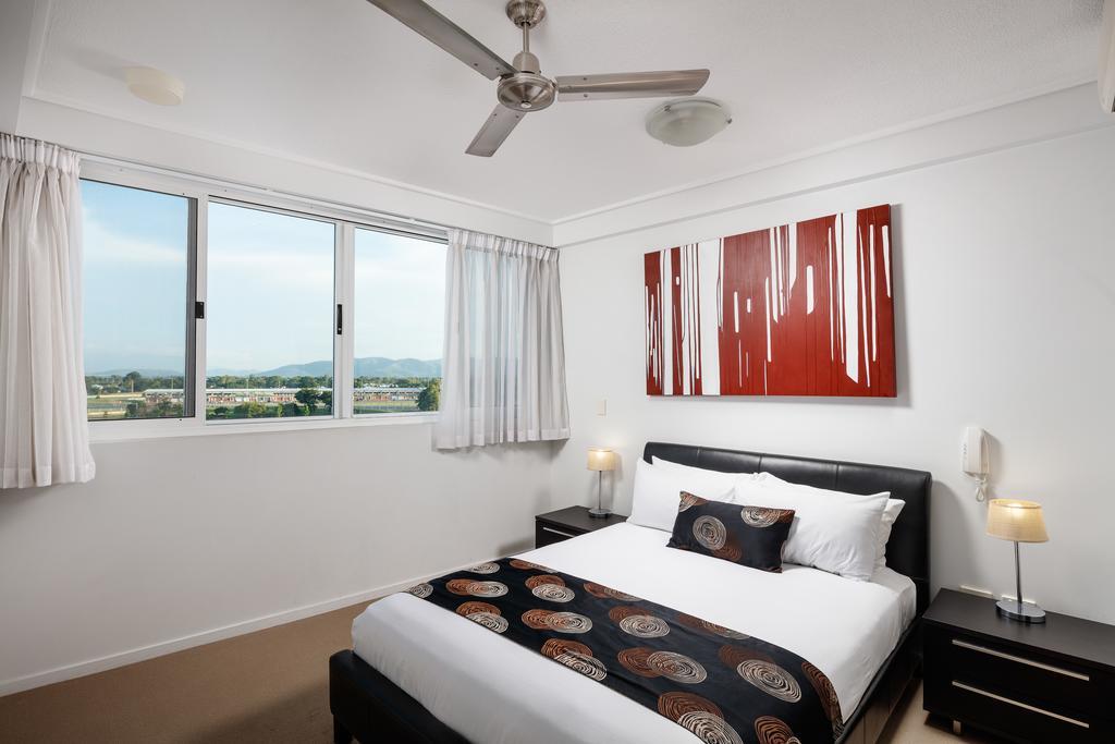 Central Holborn Apartments Таунсвил Екстериор снимка