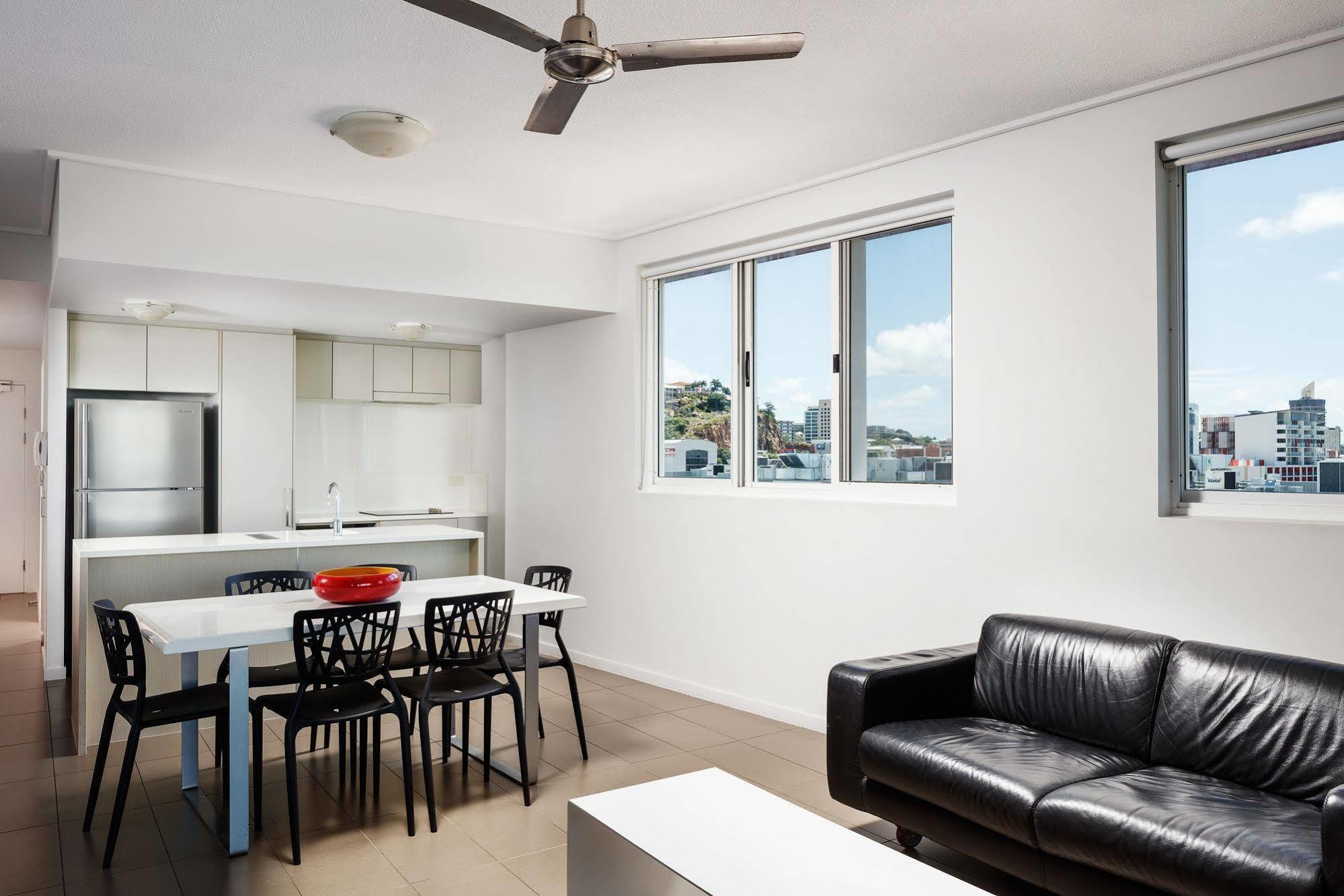 Central Holborn Apartments Таунсвил Екстериор снимка